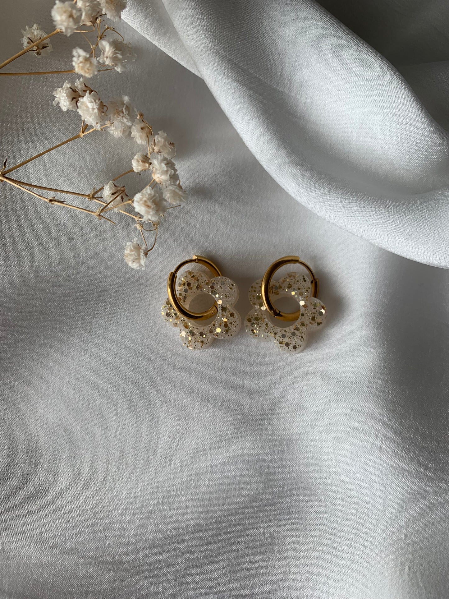 Boucles d’oreilles créoles petites fleurs