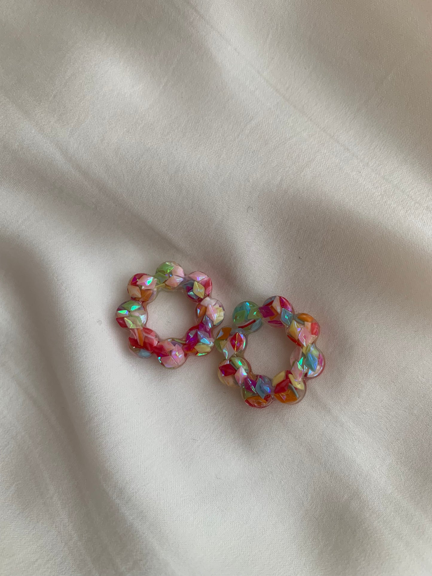 Fleurs pour créoles multicolores