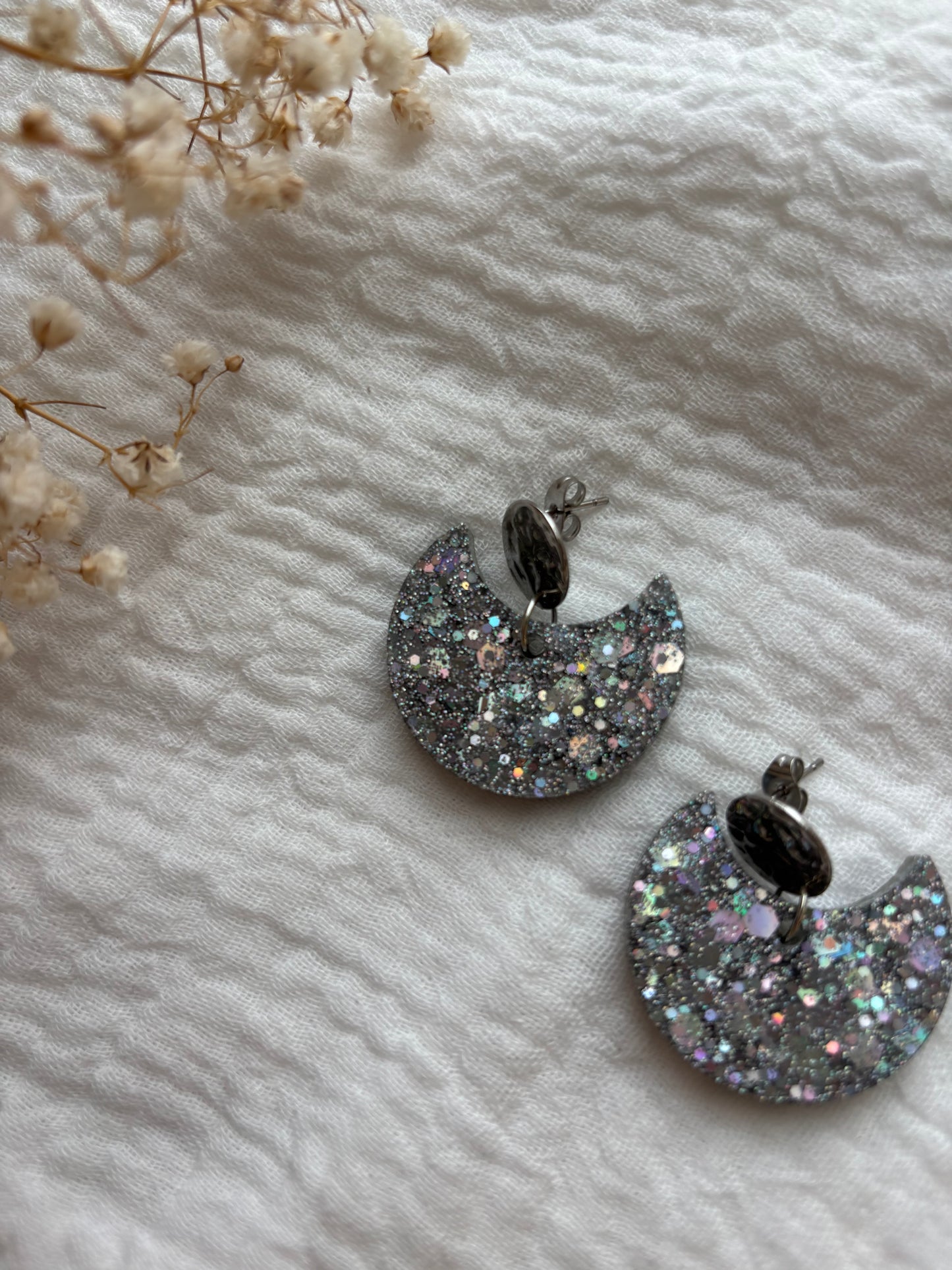 Boucles d’oreilles demi-lunes argentées