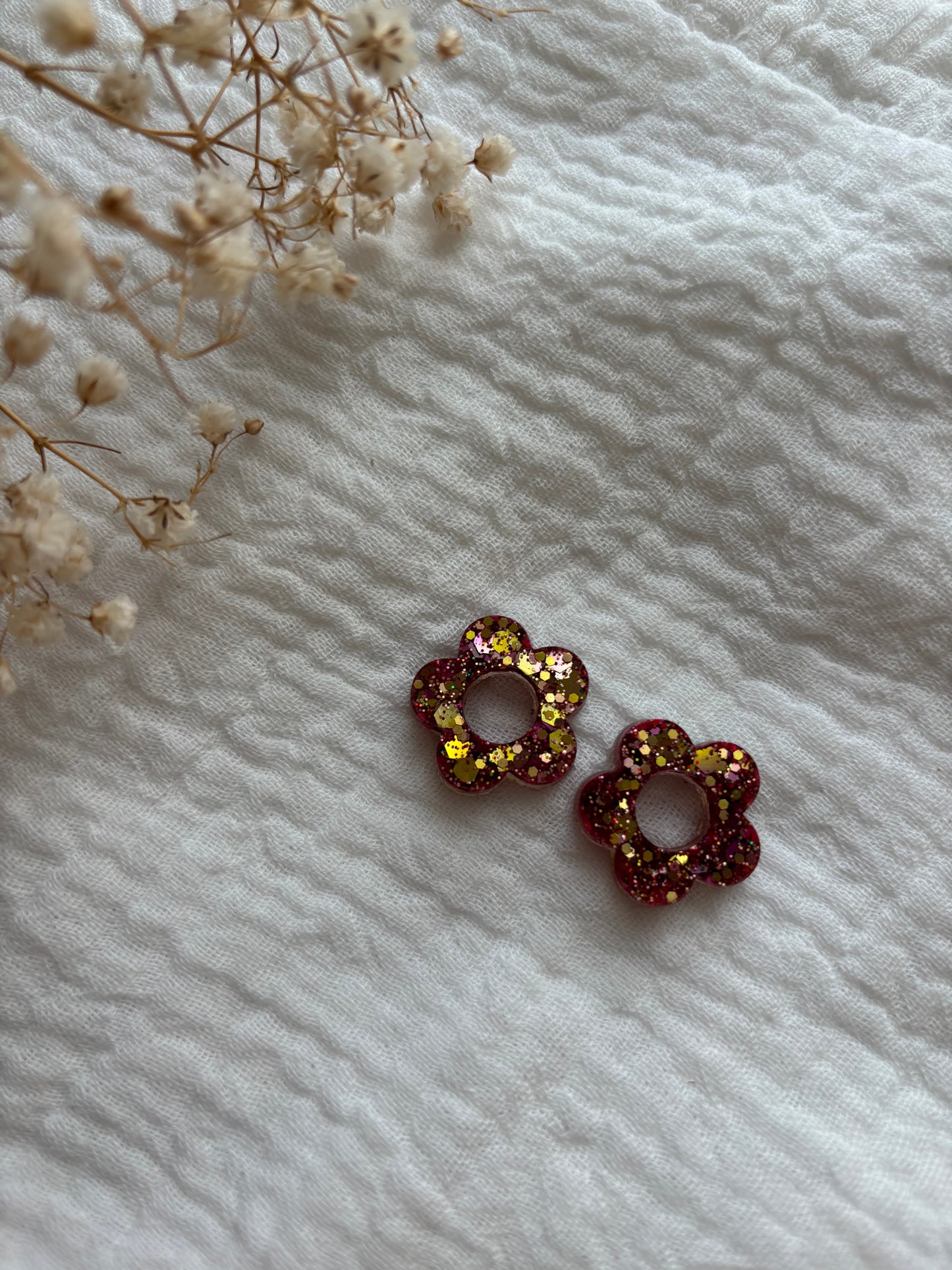 Pampilles pour créoles petites fleurs roses et dorés
