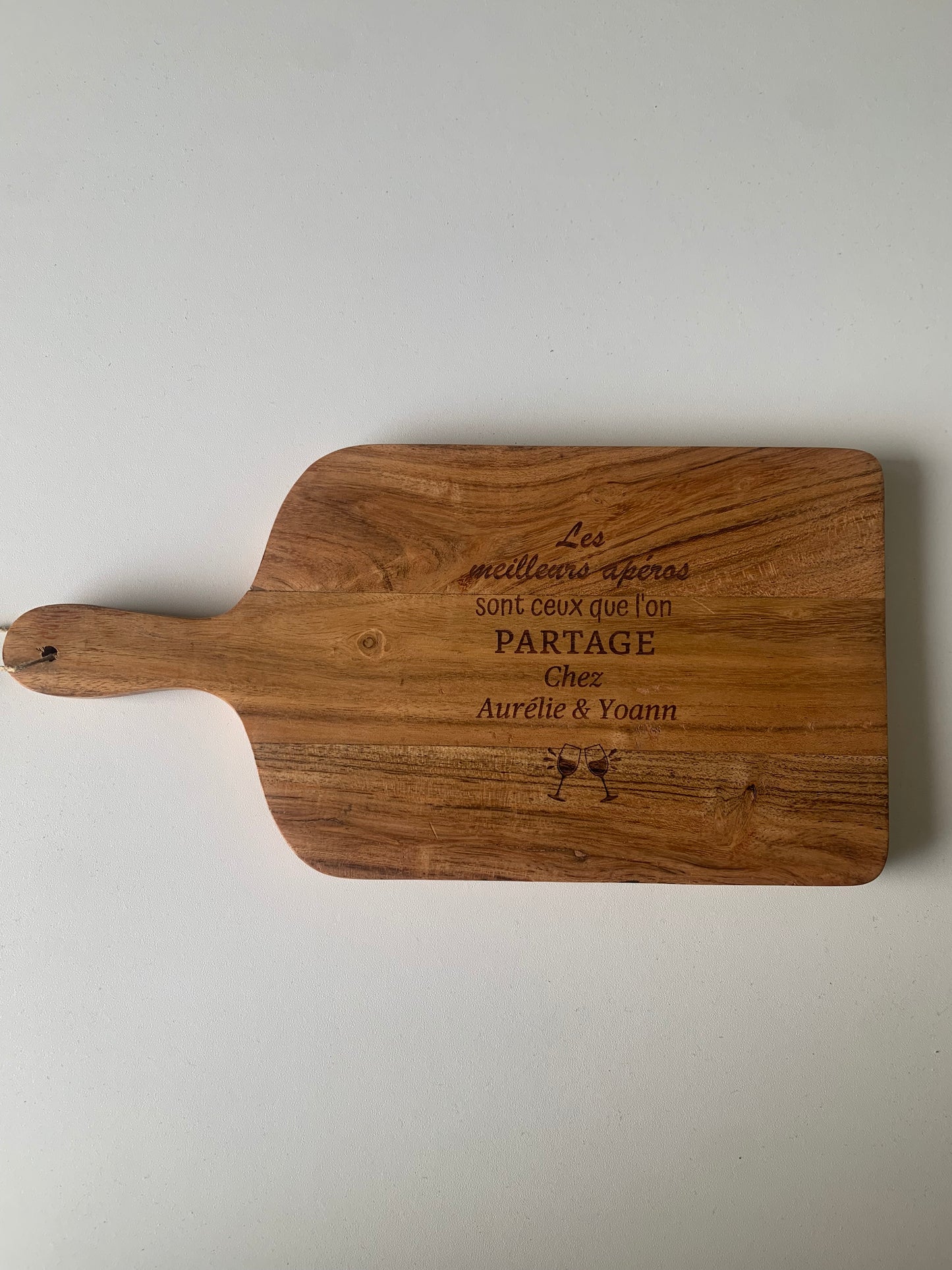 Planche Apéro Personnalisée en Bois