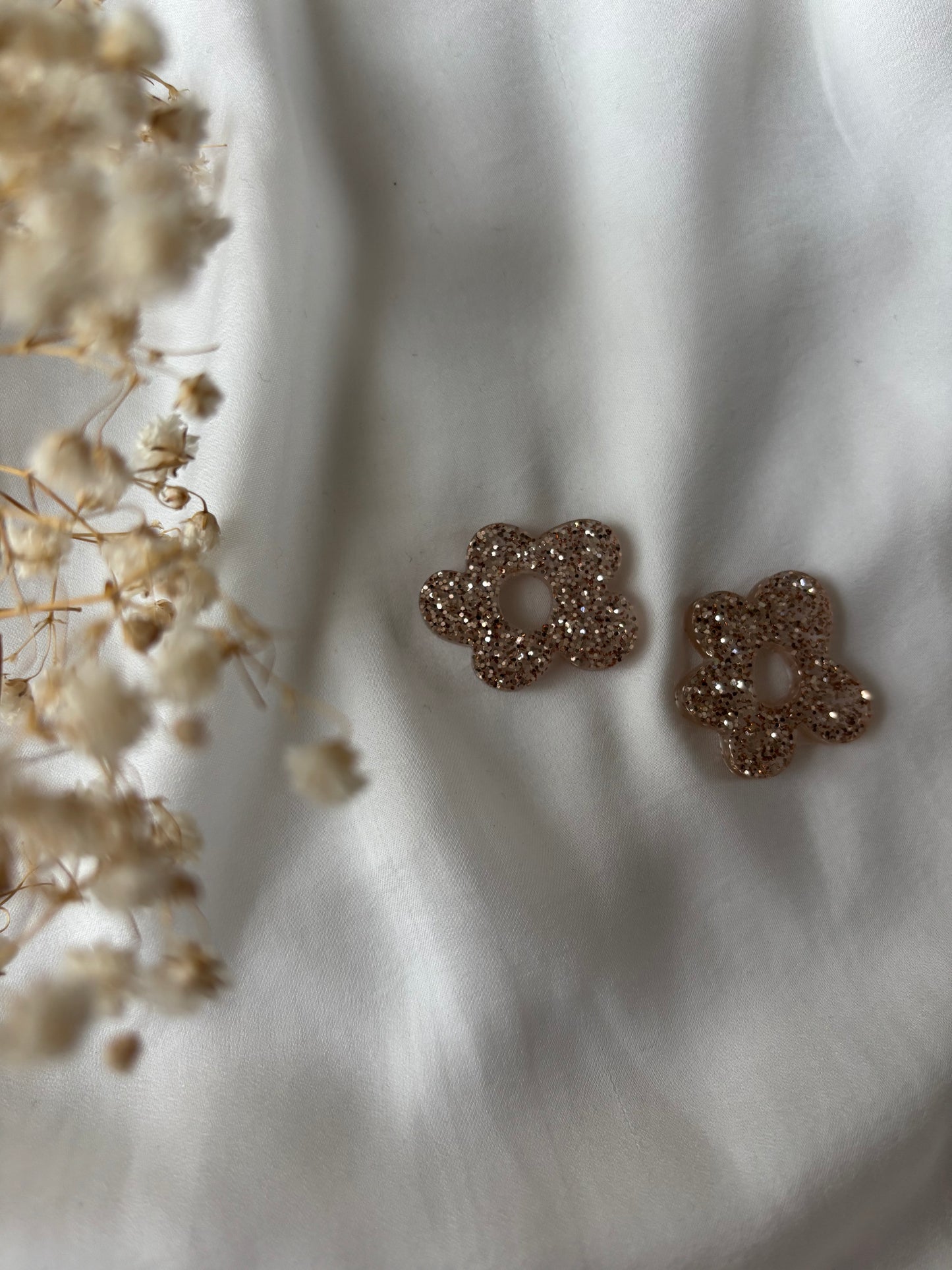 Pampilles pour créoles  fleurs champagne