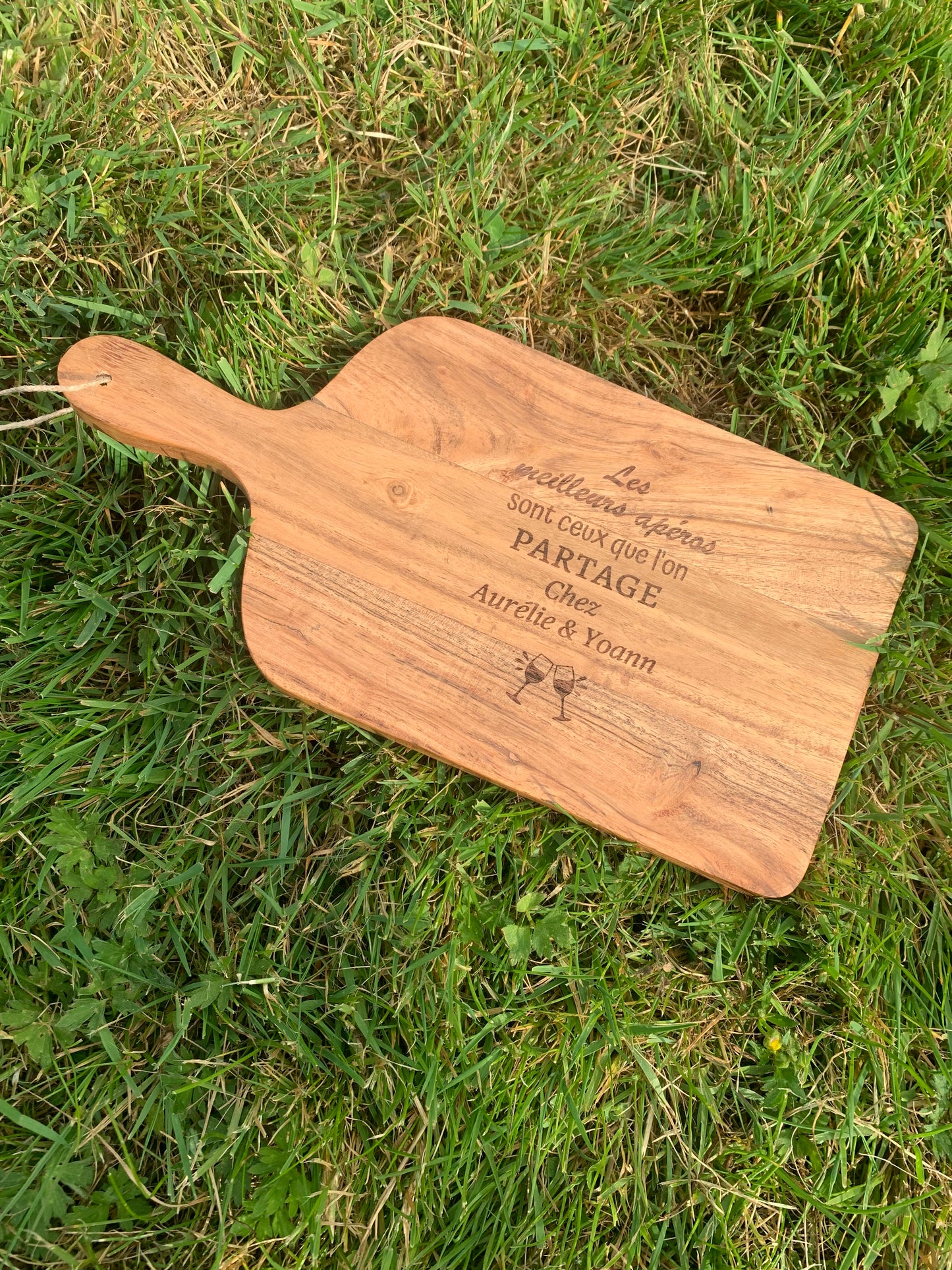 Planche Apéro Personnalisée en Bois