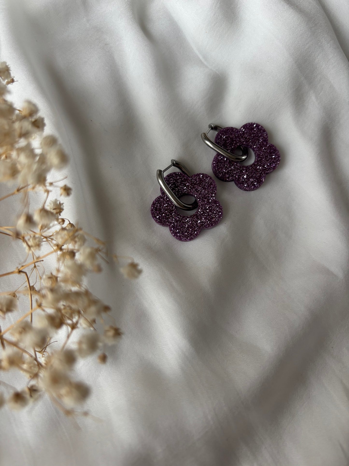 Créoles grandes fleurs violettes