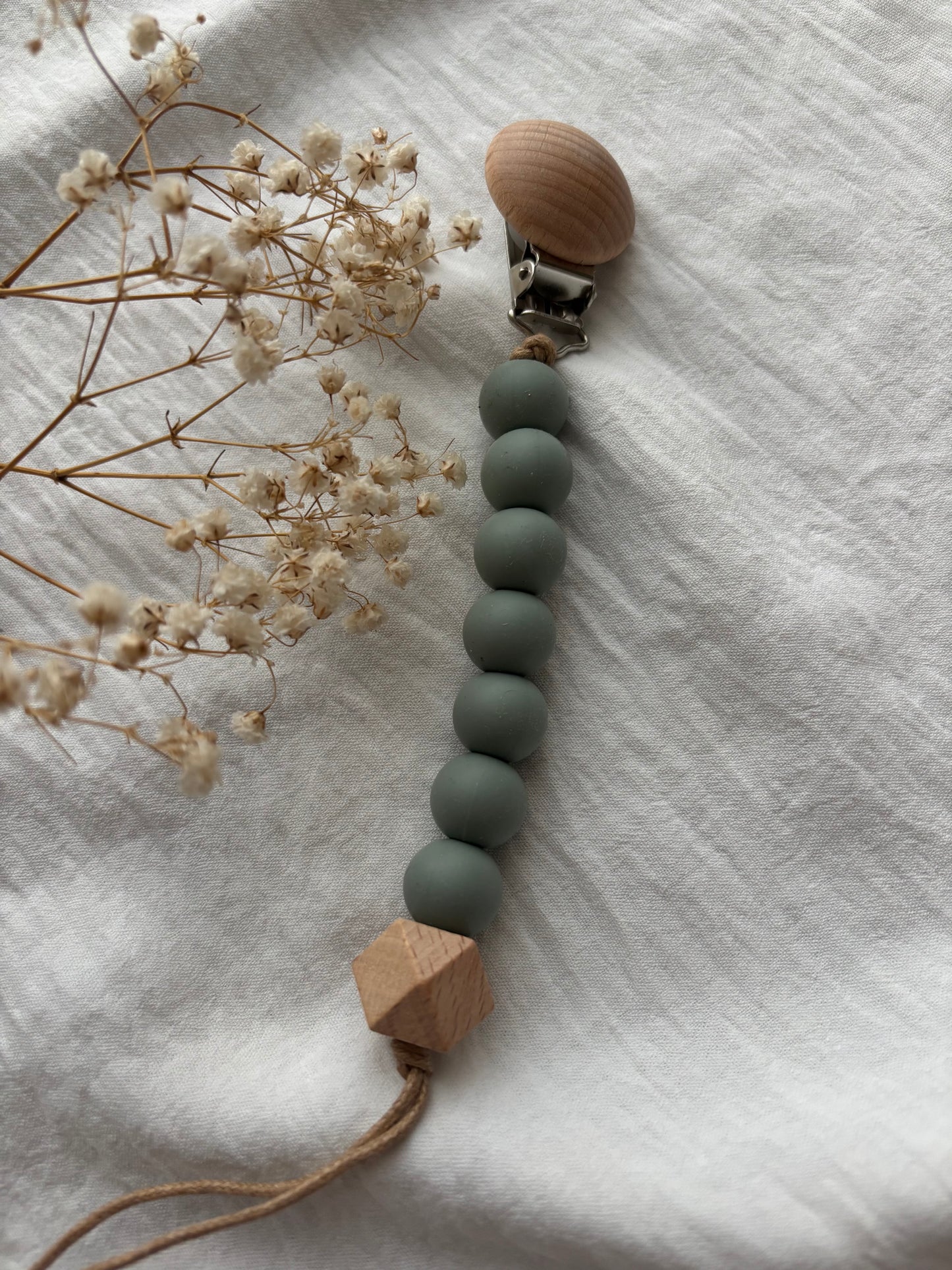 Attache tétine vert grisé