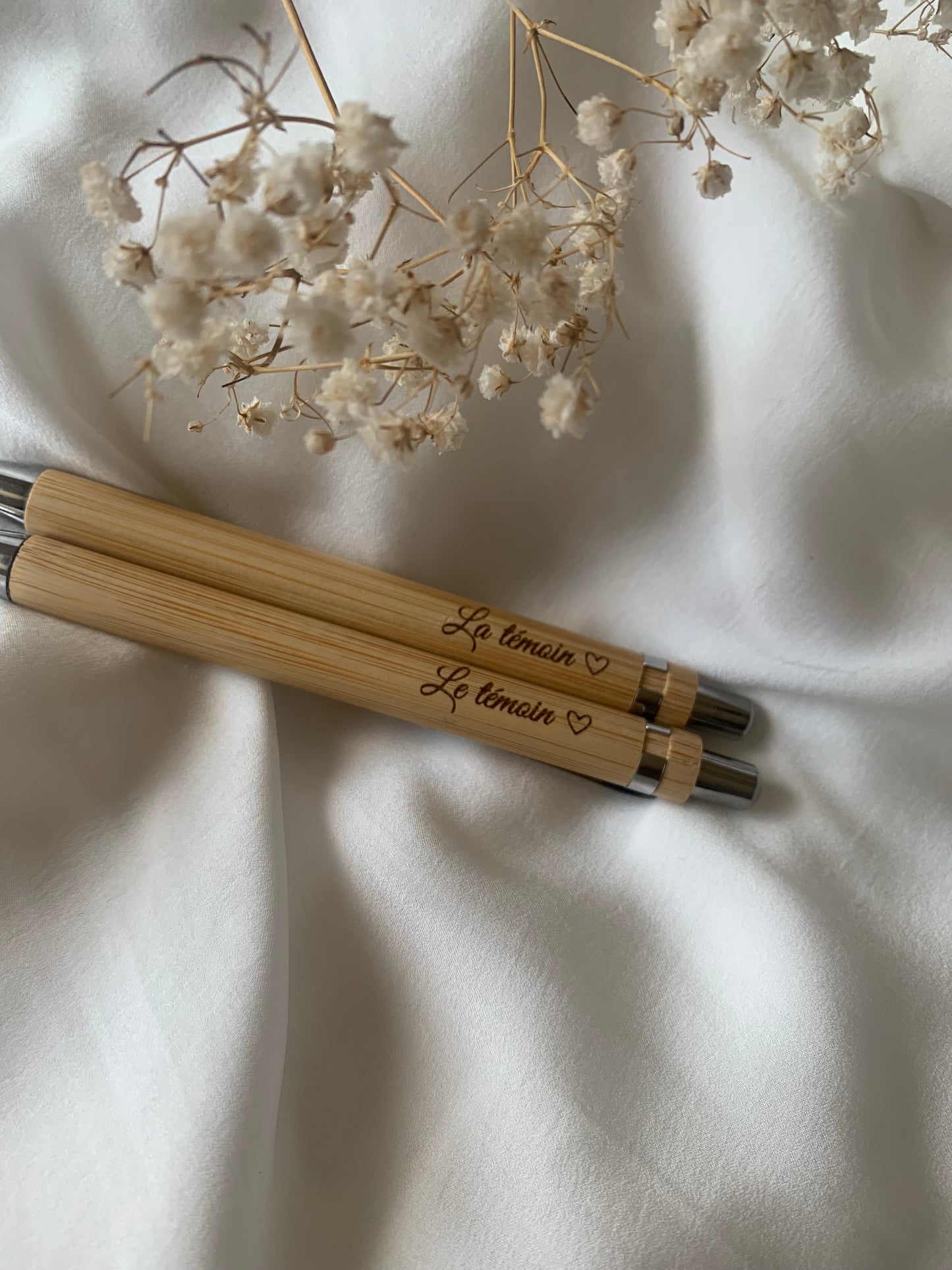 Crayon « Le témoin »